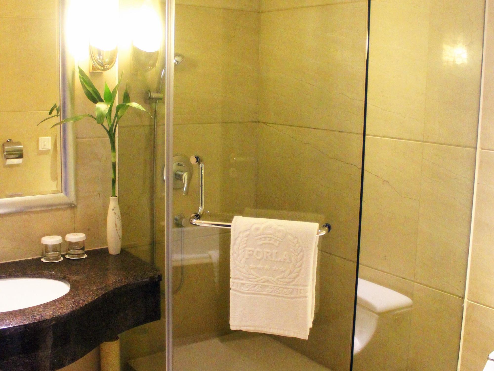 Forla Hotel Дунгуань Экстерьер фото